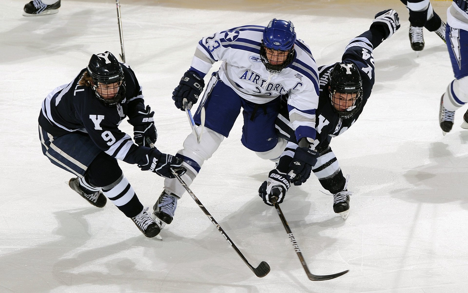 JIUYOU GAMING-防线夹击策略是否已超越盯人防守效能，防线夹击策略是否已超越盯人防守效能的